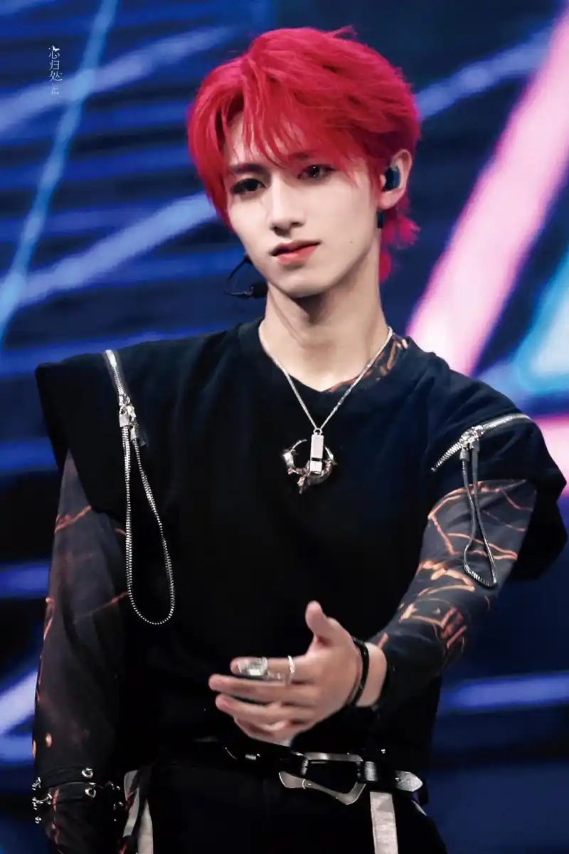 评一评危险吗[思考]更多的是帅气吧tf家族-朱志鑫