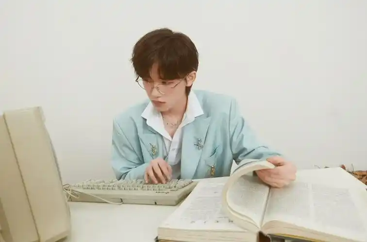 宋亚轩半熟主义 少年纯欲天花板 宋亚轩绝美高清壁纸 多图