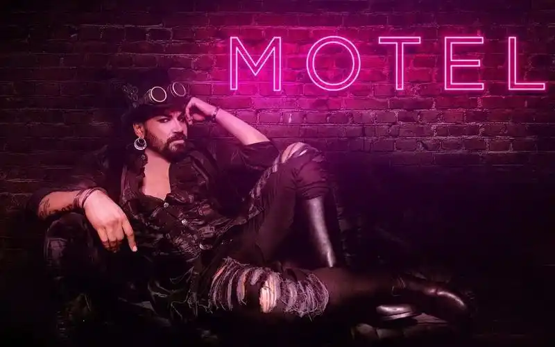 你敢相信这就是保加利亚妖王azis - motel