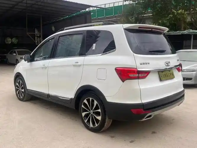 2017年6月凯翼v315l自动档出288万女士一手车大空间七座版配置丰富多