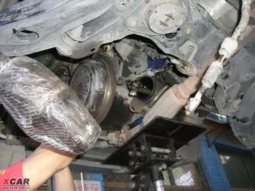 > 老张那里 luk离合器的更换作业 1.5手动派力奥
