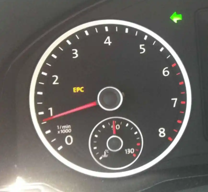 epc灯亮可以继续开吗?