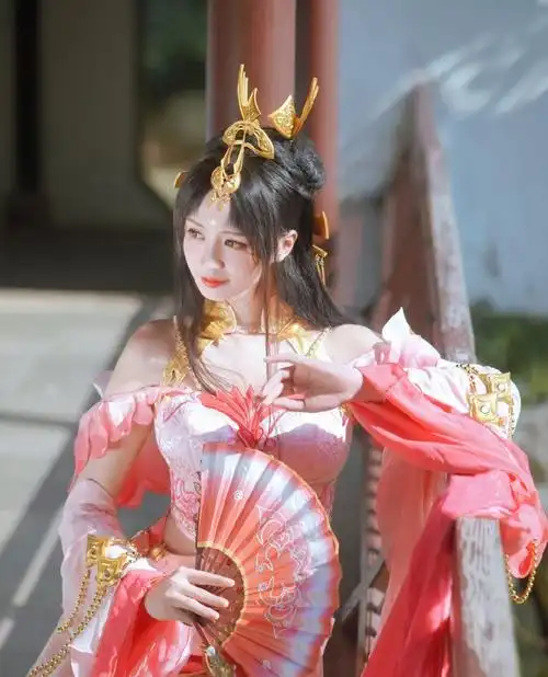 剑网3七秀cos:临颍美人在白帝,妙舞此曲神扬扬