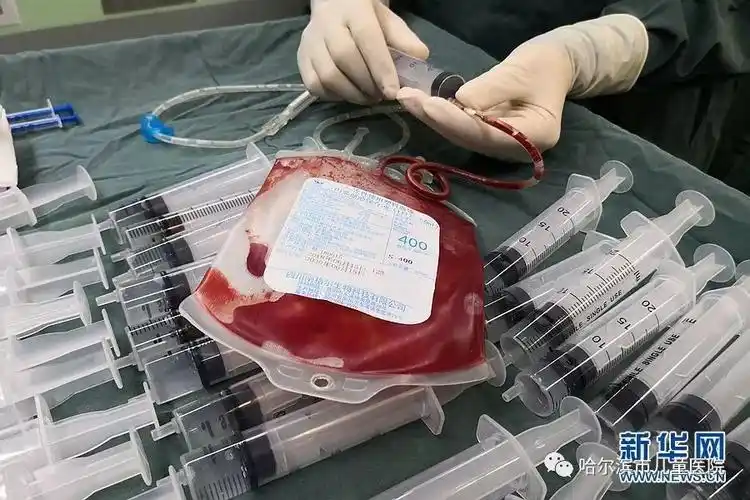 "虽然有点难受,但我是在为我儿子抽骨髓,我心甘情愿.