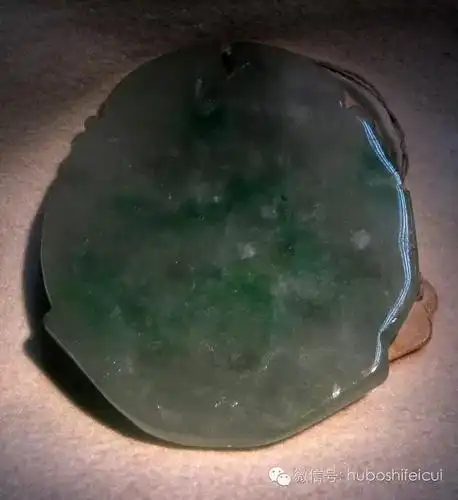 如何正确认识翡翠的苍蝇翅特征