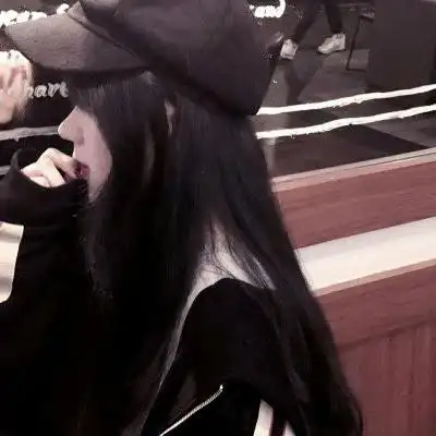 戴帽子要酷头像女