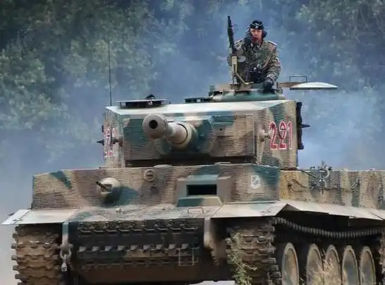 二战德国虎式坦克有多强?可以将对手十几辆"点杀"了