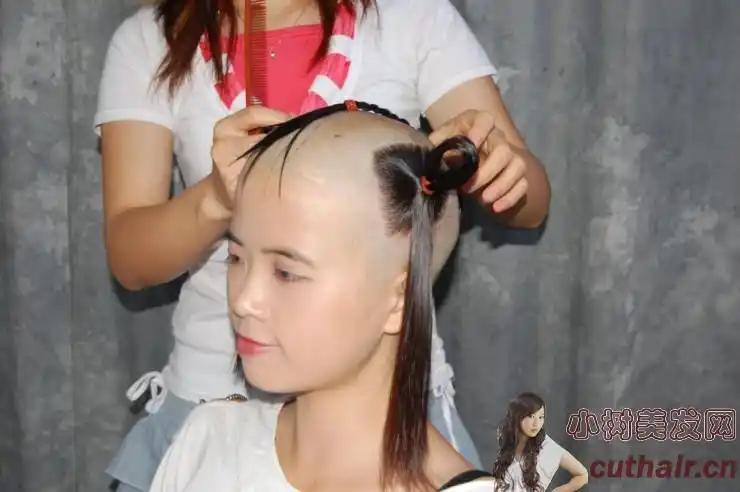 mm剃了个清朝光头小辫(12)