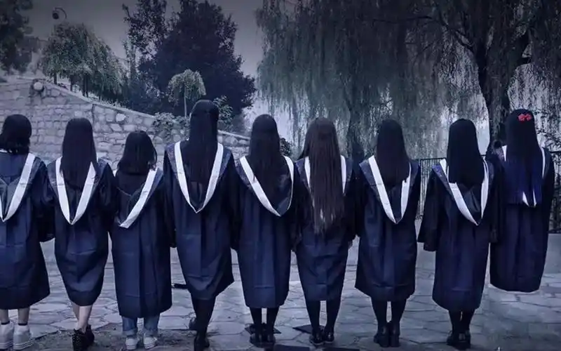 小涛讲电影7分钟带你看完国产恐怖电影碟仙之毕业照