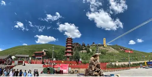 内蒙古卓资山红石崖