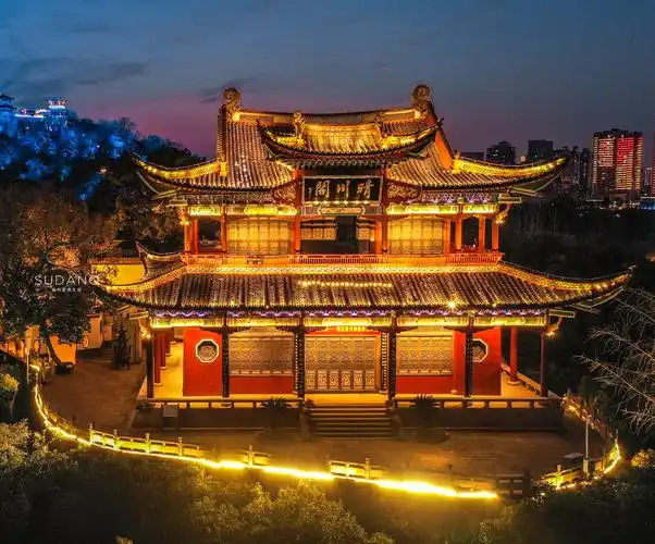 航拍晴川阁:武汉三大名胜之一,有"楚天第一楼"之美誉