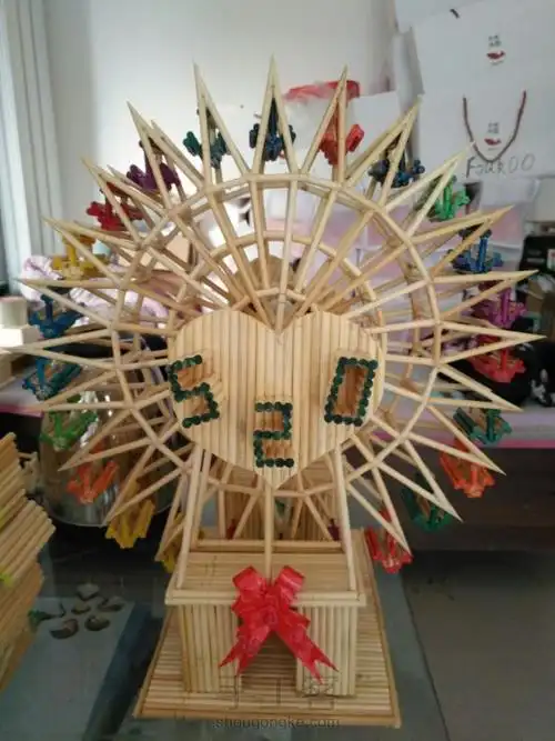 一次性筷子创意作品:摩天轮