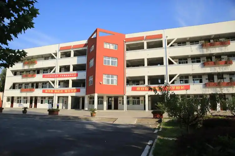 乘科技之帆,扬永小少年—— 浦口区永宁小学机器人社团活动