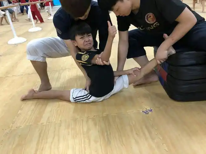 训练结束后福利来了 激动人心时刻 能与跆拳道界无人不知的"楠神