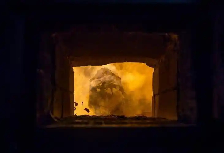 殡仪馆遗体火化全程图 殡仪馆火化炉内部实拍图片