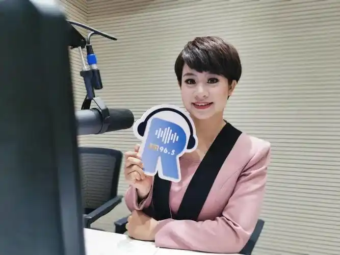 电台主播齐声送祝福fm965生日快乐