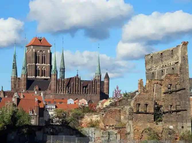 圣玛丽亚教堂_格但斯克景点_邮轮港口城市介绍 - 最邮轮旅行网