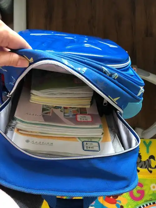 其它 我是整理小能手 401班 覃歆轲 写美篇我在整理自己的书包啦