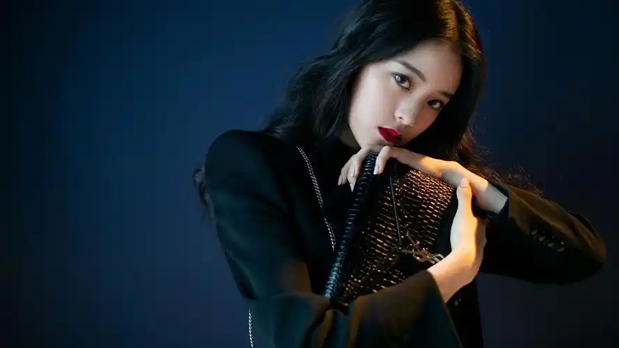 欧阳娜娜 甜酷黑色系高清桌面壁纸壁纸锁屏壁纸图片_动态桌面壁纸图片