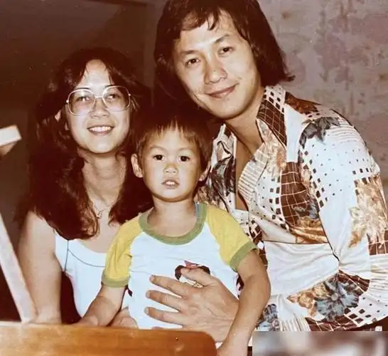 三代同堂10口人太热闹,混血双胞胎孙子很帅气|许怀谷|许冠英_网易订阅