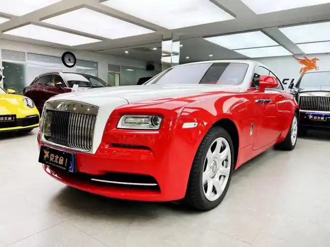 适合女生的开的车劳斯莱斯魅影