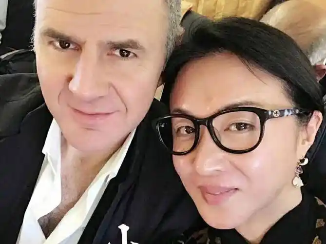 金星变身后遭手术事故,停药后男性特征重现,汉斯还爱她吗?