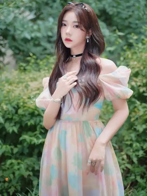 张紫宁晕染水彩仙女裙