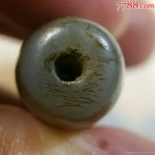 带牛毛纹藏传九眼玛瑙天珠【宝贝尺寸】:长72宽15毫米左右【收藏逼格
