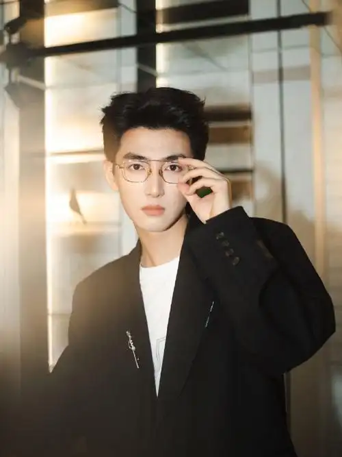 vetements星光time##vetements唯特萌##刘昱晗同款