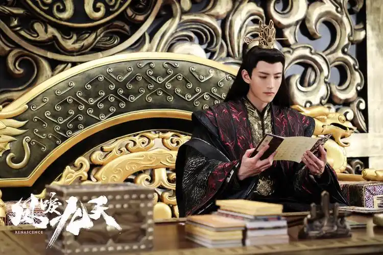 《凤唳九天》开播热度口碑双丰收 "凤梨"夫妇糖中带渣虐哭观众