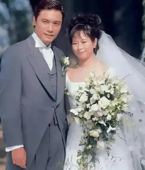 罗嘉良为了娶素颜,与相伴28年的丑妻方敏仪分手_苏颜_孩子_妻子