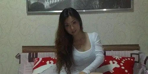 对59名打工妹进行问卷调查,个案访谈,发现广州外来女工对"婚前同居"大