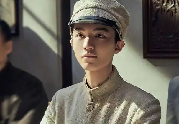 知名编剧点评《1921》,依赖流量明星会失败,电影界需要反思_王俊凯