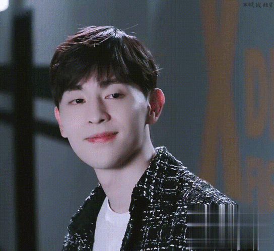 邓伦冰神的初恋笑