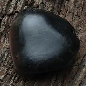 12年老店 新疆天然和田墨玉籽料原石 独籽形好肉厚 大块头208克