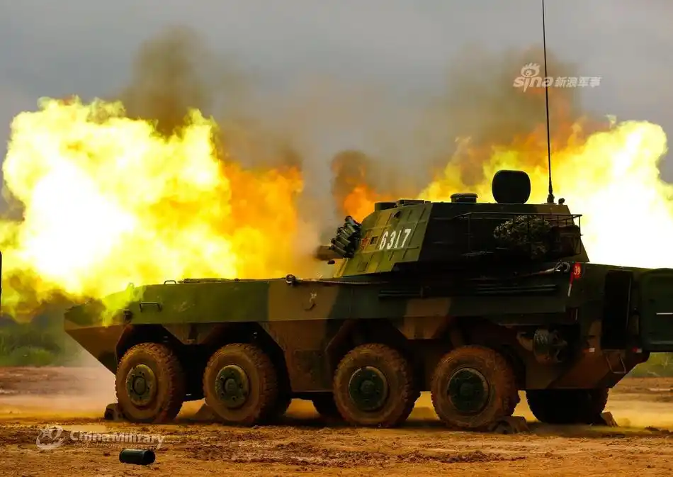 打得准跑得快!我军122毫米轮式榴弹炮火力输出