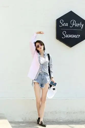 高洋大长腿迷人时尚街拍高清图片