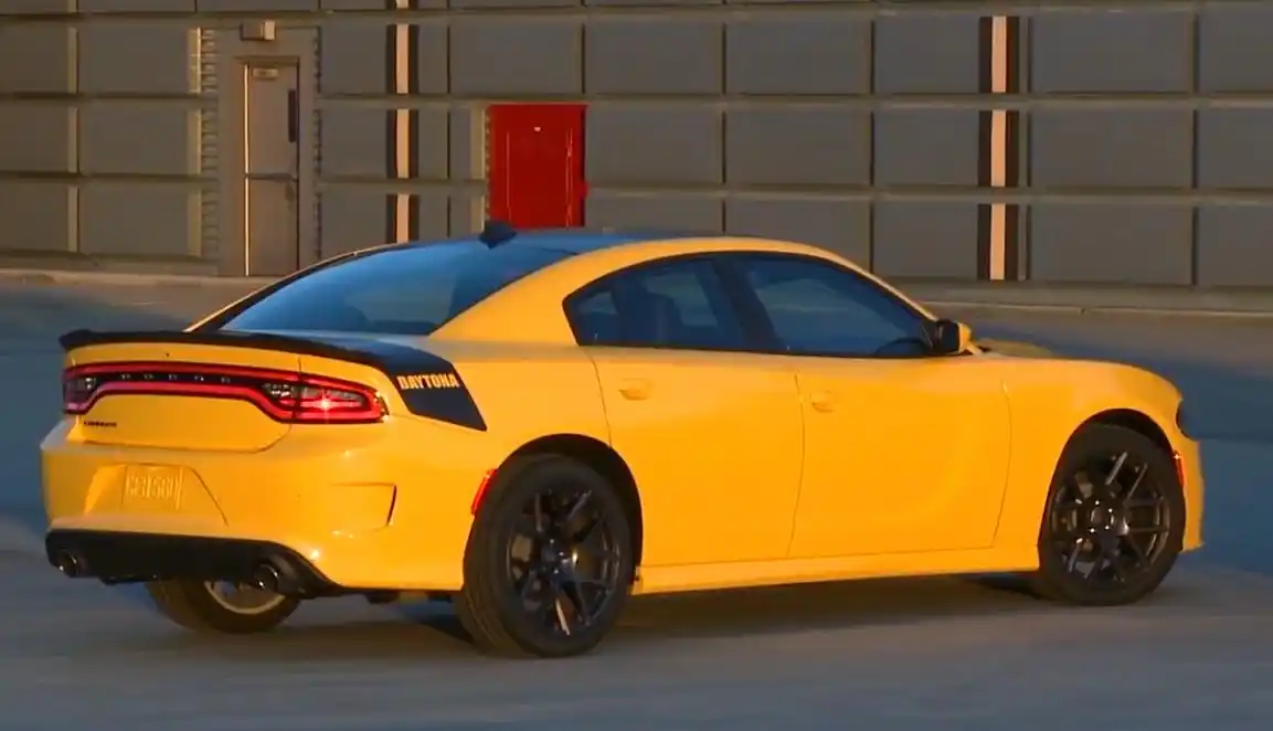 新道奇chargerdaytona搭57lhemiv8发动机