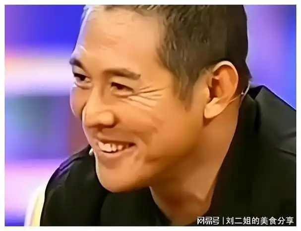 当年向华强夫妇想找他来香港拍武打片,几经周折才得到了他的回复.