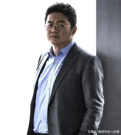 央视张斌:曾与400个情人"纠缠不清",妻子大闹央视,渣到前妻不想认