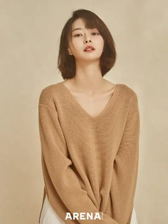 韩国女艺人权娜拉拍时装杂志写真展成熟优雅魅力