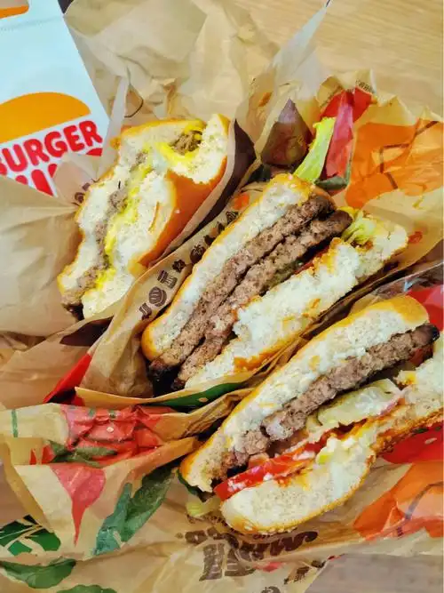 汉堡王新品丨黑松露安格斯火烤菠萝皇堡