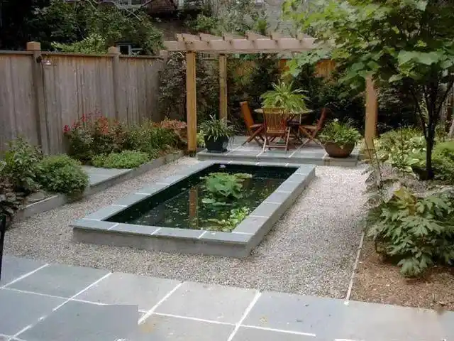 收藏实用又美观40款有设计感的鱼池庭院案例