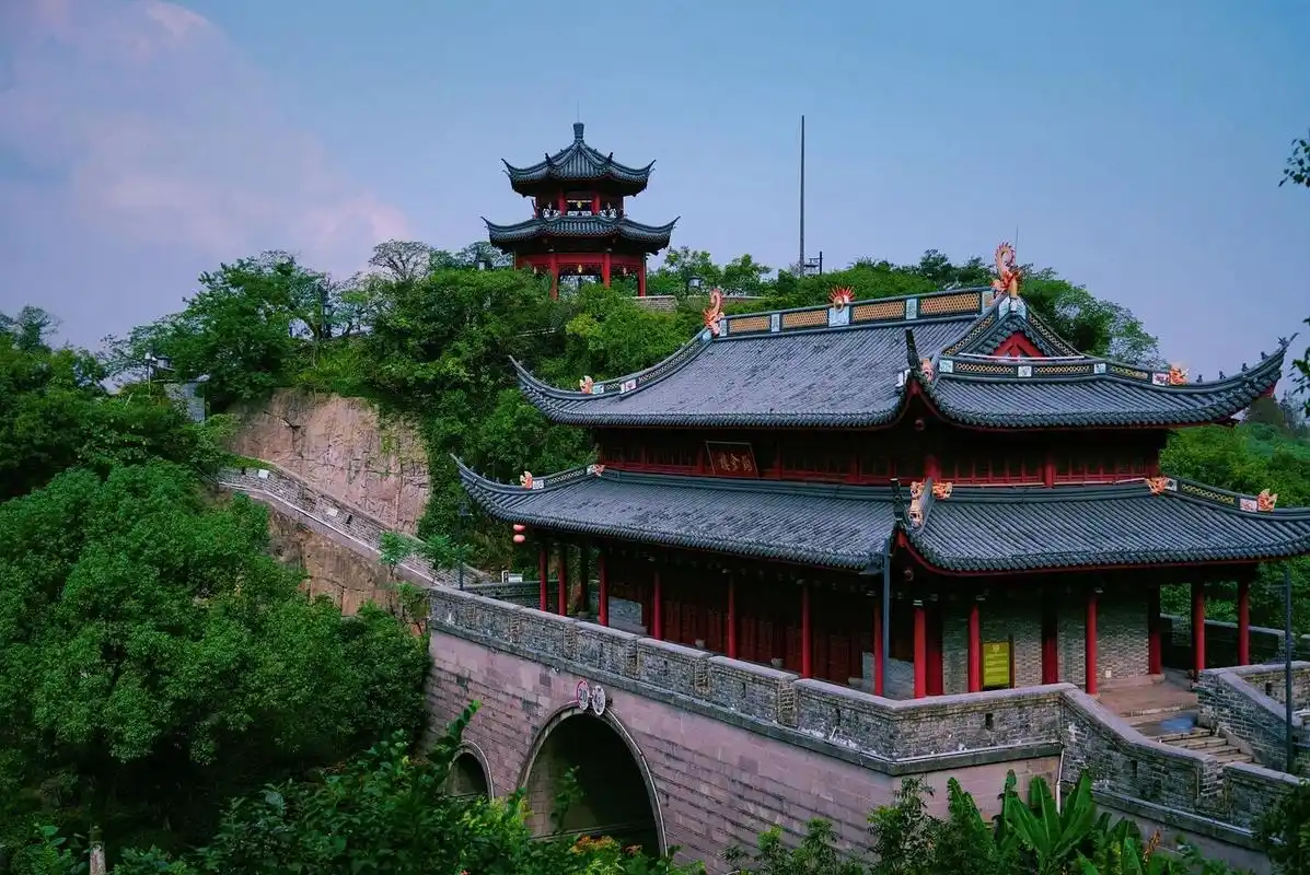 浙东玉门关:宁波招宝山景区,景色宜人 招宝山,一座有着悠久历史文化