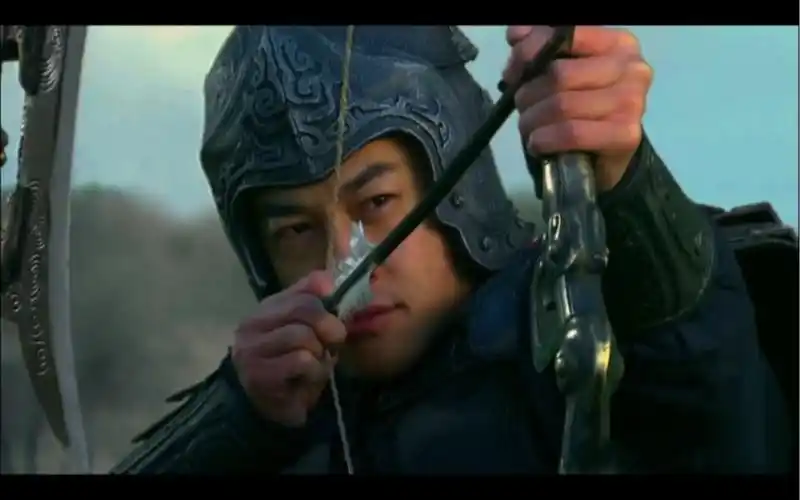 吕布辕门射戟到底有多大震撼,为何能让袁术手下大将同意退兵?