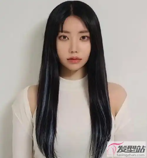 黑色长发挑染发型图片(2020最流行挑染的颜色)-图1