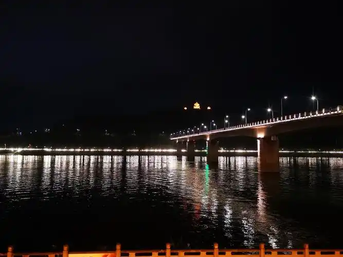 阆中古城嘉陵江大桥