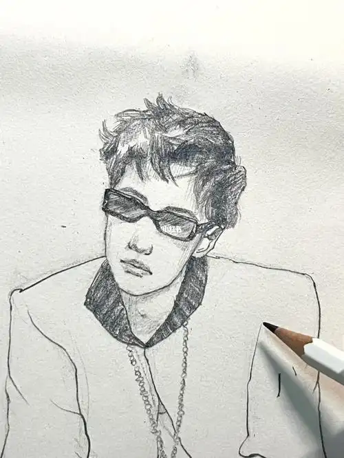 今天用了新买的铅笔 感觉不错#王一博  #速写人物  #铅笔手绘  #画画