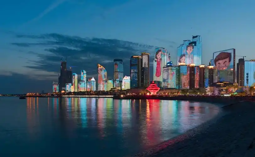 青岛浮山湾五四广场一带灯光秀