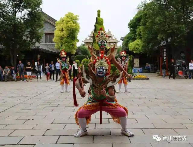 台湾特意飞来的文化展演阵头文化